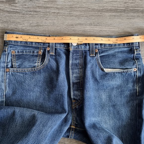 Levi's 501 Straight Fit Med Wash Fly Button Jeans - Picture 11 of 15